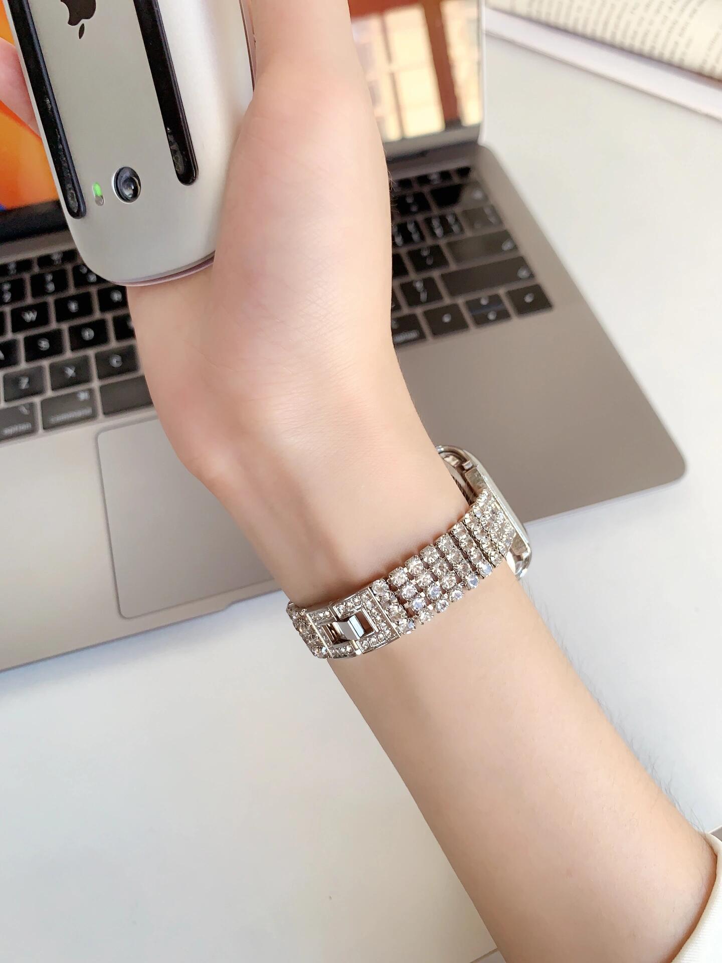 Ładna luksusowa bransoletka z  – Luxury Watch Nice recenzja i cena