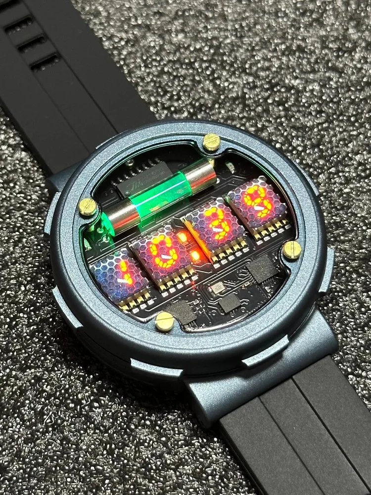 Retro Cyberpunkowy Zegarek z L – Luxury Watch Nice recenzja i cena